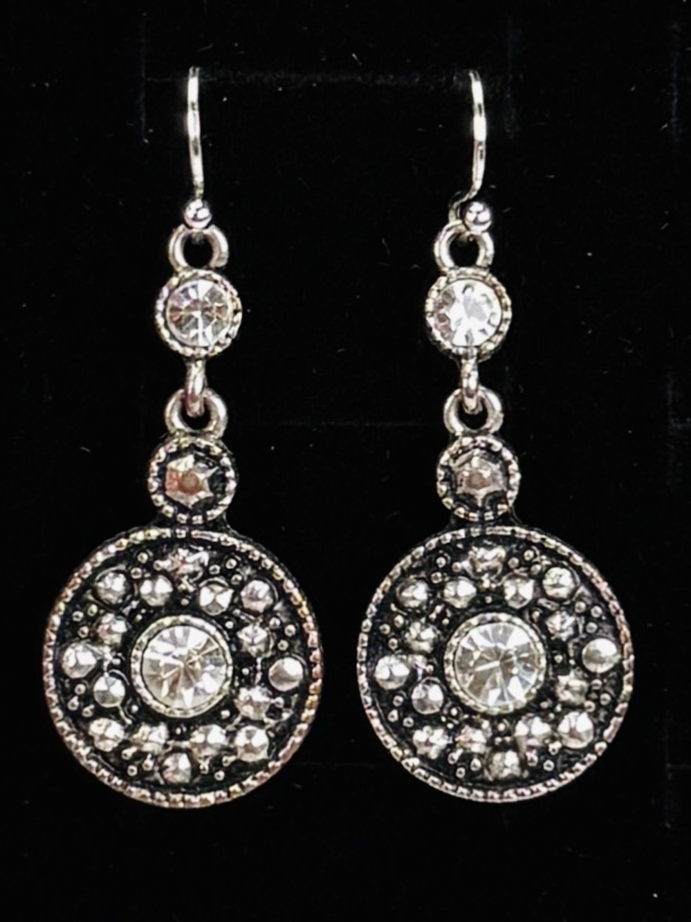 Beautiful Silvertone bling dressy drop pierced earrings